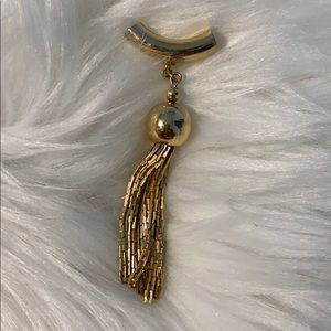 Vintage gold-tone pendant